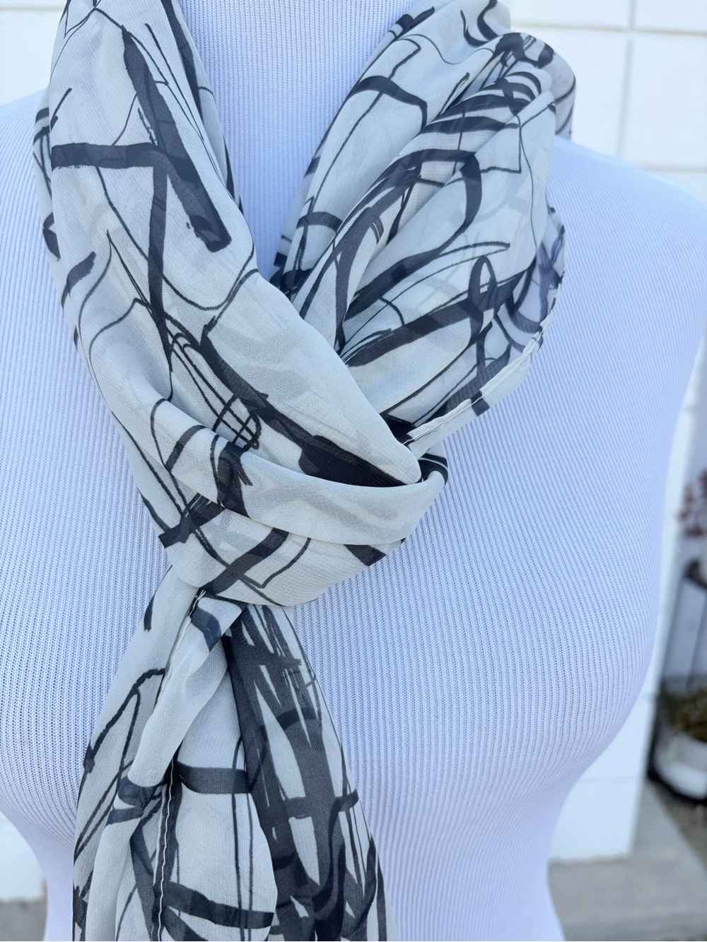 Karl Lagerfield Black & cream Abstract Print Scarf - Women l